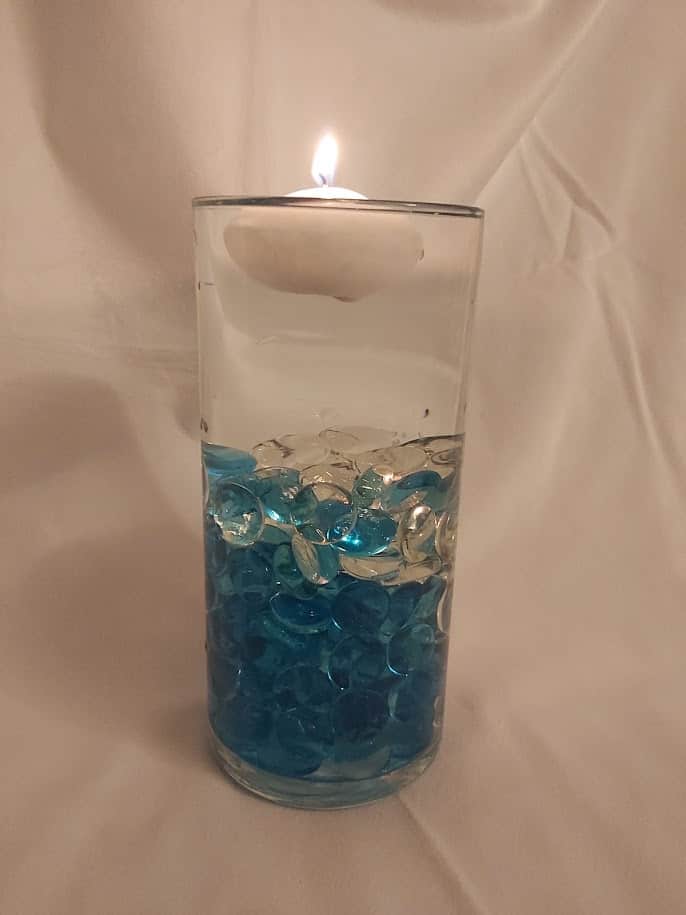 DIY Floating Candle DIY floating candle made for less than $4 from Dollar Tree supplies. #diy #homedecor #floatingcandle #candle