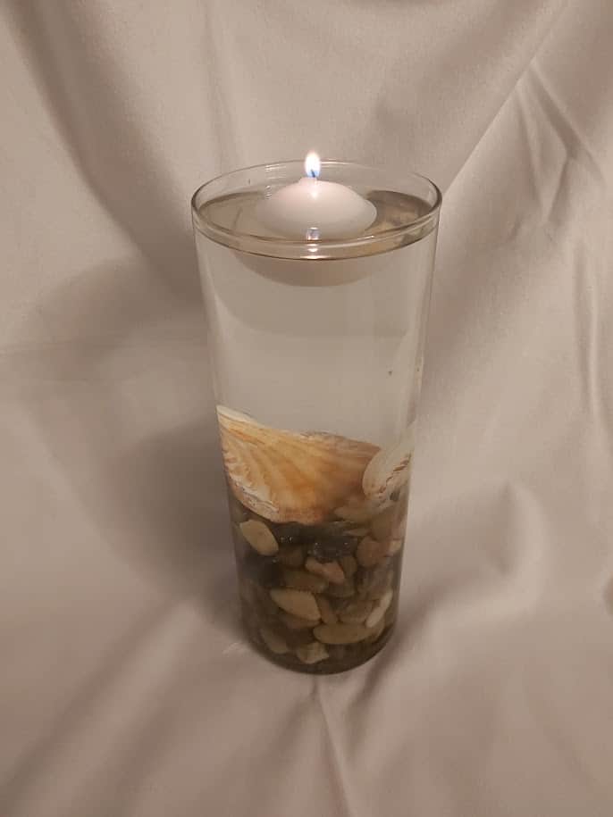 DIY Floating Candle DIY floating candle made for less than $4 from Dollar Tree supplies. #diy #homedecor #floatingcandle #candle