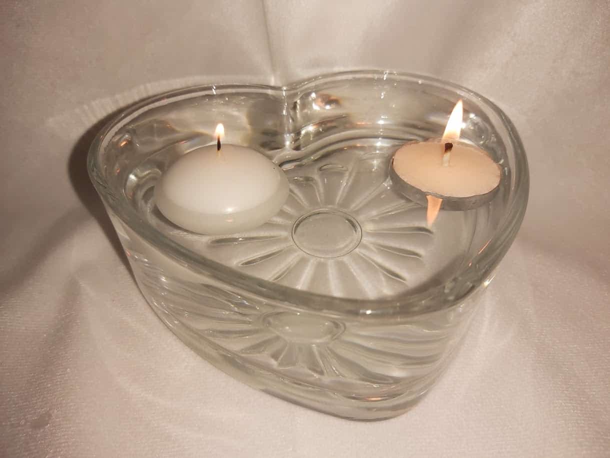 Can Regular Tealight Candles Float In Water? Candleers