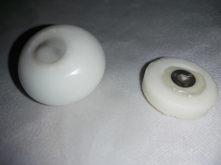 Can Regular Tealight Candles Float In Water? Candleers