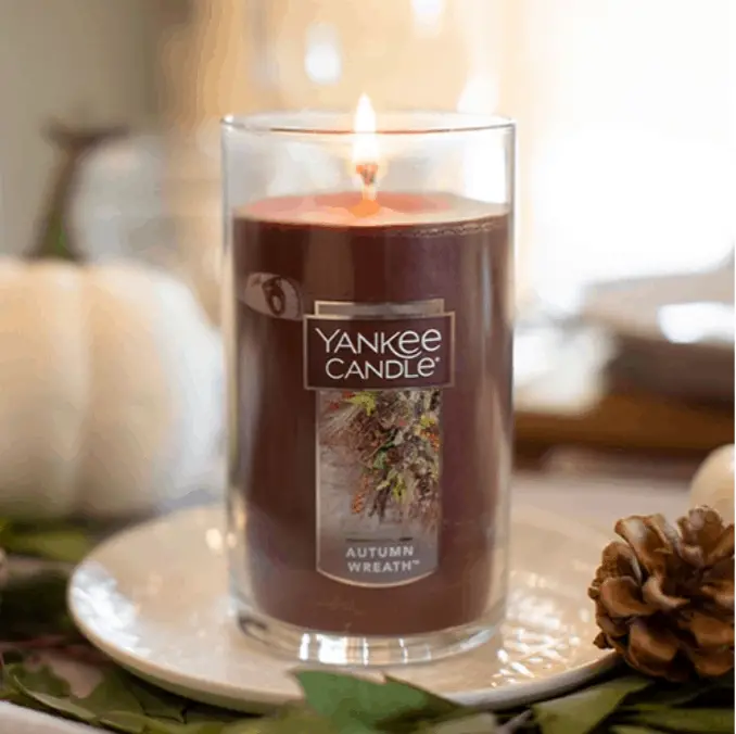 Yankee Candle Autumn Wreath Scented Candle #homedecor #yankeecandles #holidays #scentedcandles #Fall #Autumn #Candles #candlescented #candleseason #candlescents #lovecandles #luxurycandles #candlesaddict