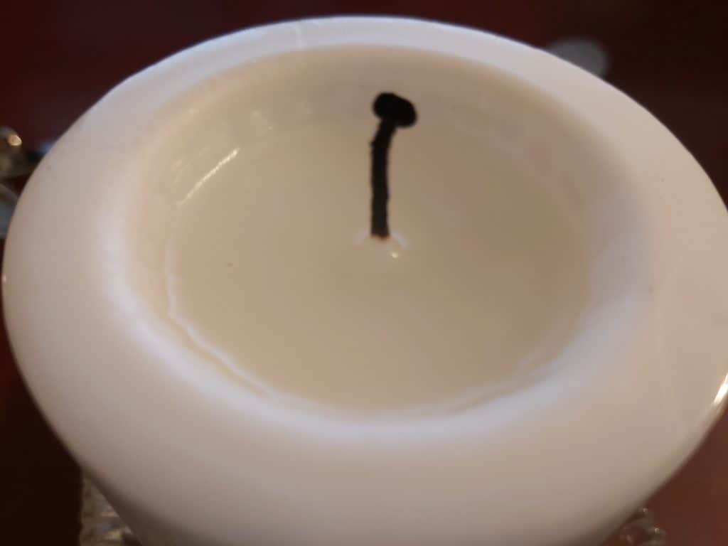 Mushrooming candle wick