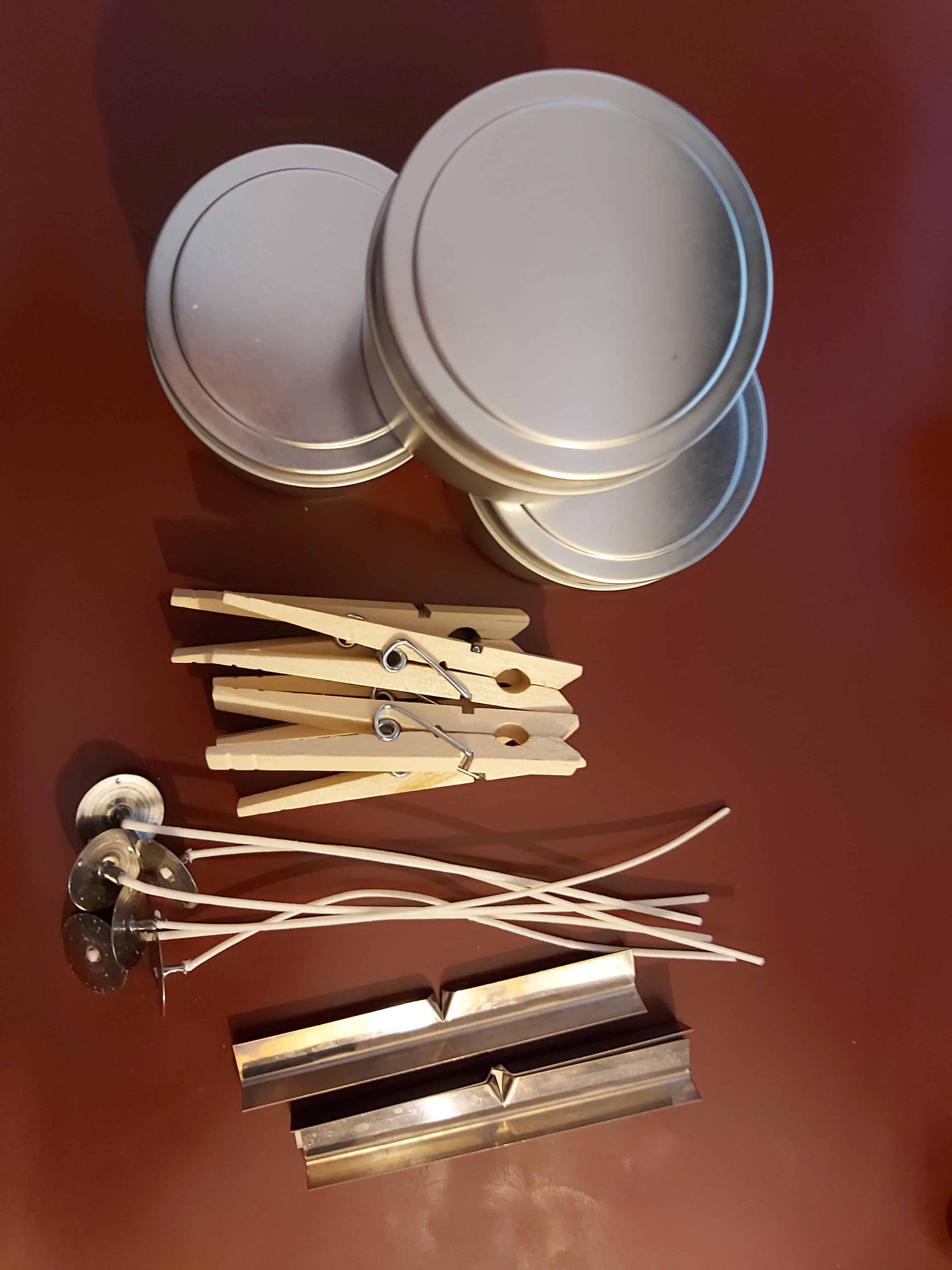 How To Keep Candle Wicks Straight (With Pictures)