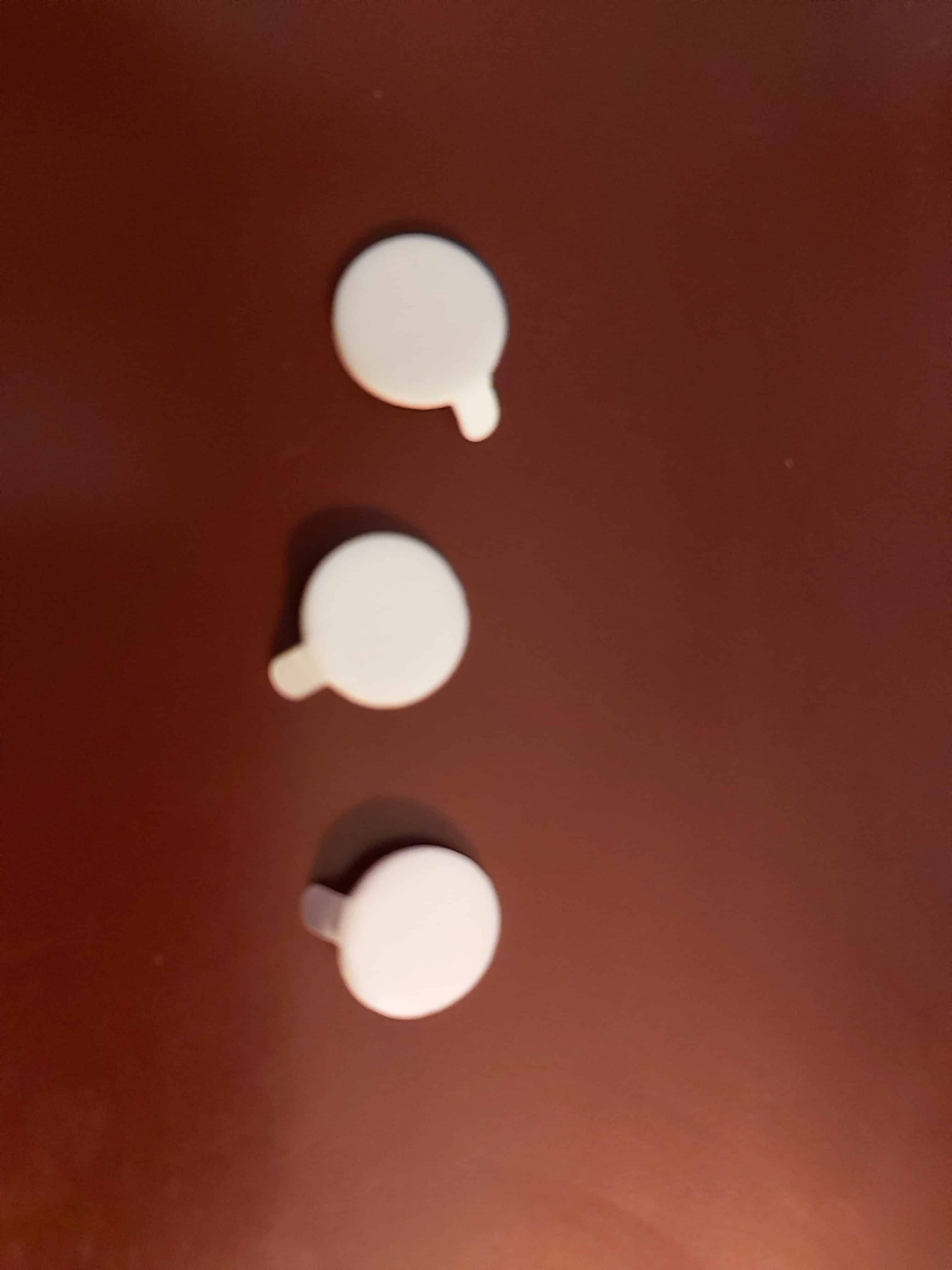 How To Keep Candle Wicks Straight (With Pictures)