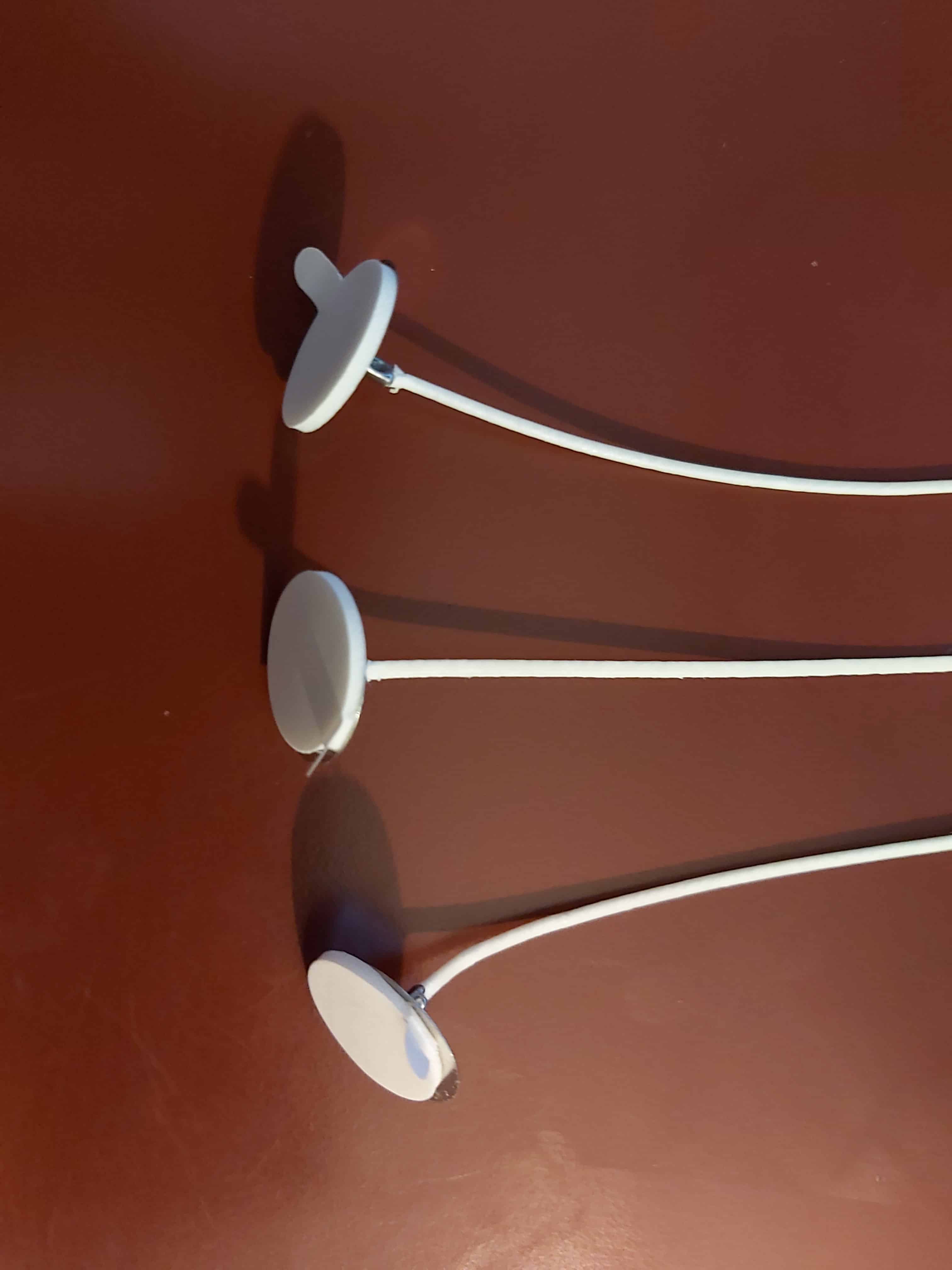 How To Keep Candle Wicks Straight (With Pictures)