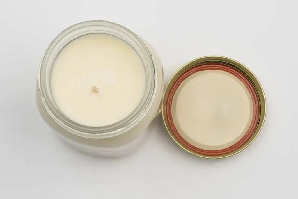 cure candles with lids on