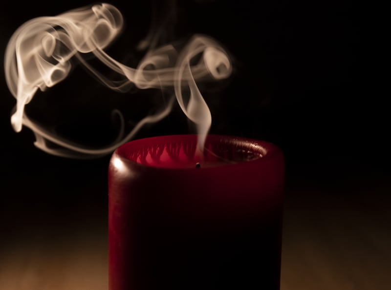 why wont my candle stay lit